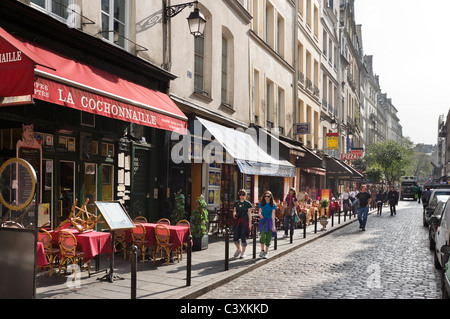 Restaurant and shops on the Rue de la Harpe just off the Boulevard St Michel, Latin Quarter, Paris, France Stock Photo