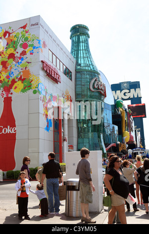 Coca-Cola Store in Las Vegas Strip Editorial Photo - Image of souvenir,  cola: 118316501