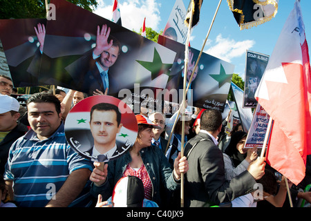 The State visit of US President Barack Obama to the UK is met by free Syria protests confronting supporters of President Assad Stock Photo