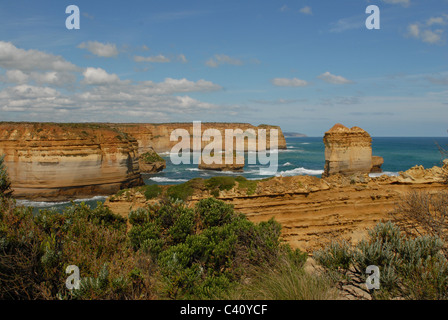 Rock formations near Loch Ard Gorge in Port Campbell National Park's Shipwreck Coast at the Great Ocean Road, Victoria Stock Photo