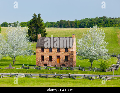 The old stone house in the center of the Manassas Civil War battlefield site near Bull Run, Virgina, USA Stock Photo