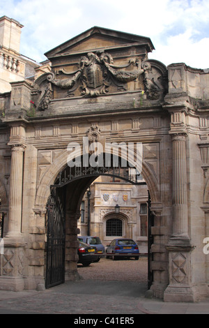 Entrance gate to Old Lodge and Pitt Building of Pembroke College Cambridge Stock Photo