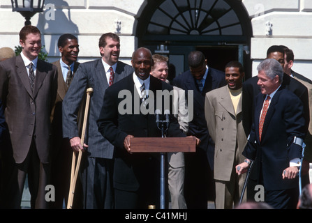 Jerry reinsdorf hi-res stock photography and images - Alamy