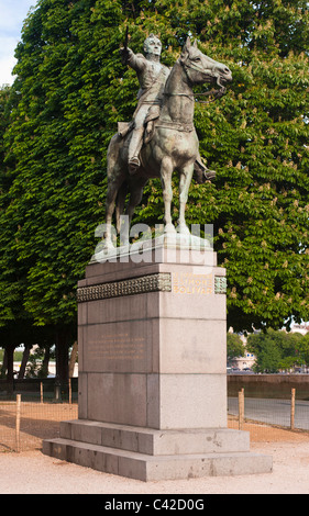 PARIS, FRANCE - MAY 07, 2011:   Statue of Simon Bolivar in Cours La Reine Stock Photo