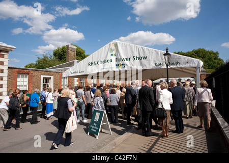 Busy entrance to The RHS Chelsea Flower Show 2011, officially the Great Spring Show. Photo:Jeff Gilbert Stock Photo