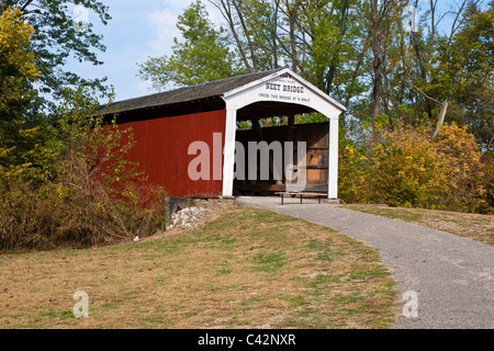 Neet Covered Bridge, built in 1904 spans the Little Raccoon Creek near Rockville in Parke County, Indiana, USA Stock Photo