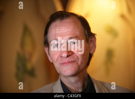 Alexander Gordon 'Alex' Higgins (18 March 1949 – 24 July 2010), also known by his nickname of Hurricane Higgins Stock Photo