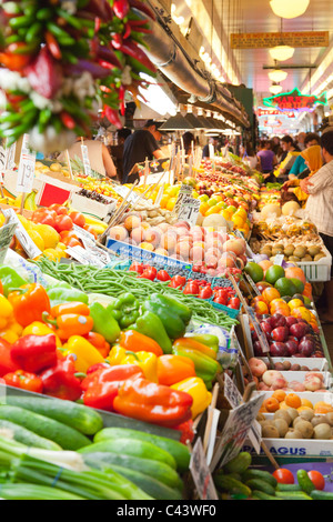 Fruit and vegetables stall at Pike Place Market Seattle Washington USA Stock Photo