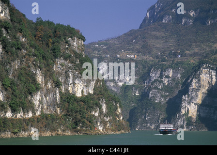 Asia, Chang jiang, China, Gorge, Holiday, Hubei, Landmark, Province, River, Three gorges, Tourism, Travel, Vacation, Xiling, Yan Stock Photo