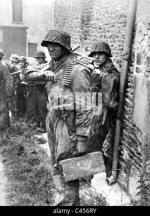 Soldiers of the Waffen-SS Panzer Division 'Hitler Youth' Stock Photo