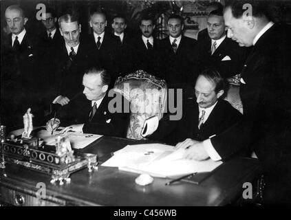 Ribbentrop and Bonnet sign the Franco-German Non-Aggression Pact Stock Photo