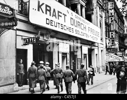 German soldiers in the occupied France in 1943 Stock Photo