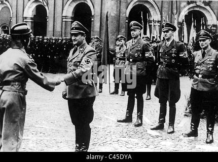 Artur Axmann with war volunteer Hitler Youth, 1944 Stock Photo