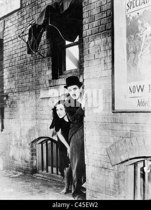 Charles Chaplin and Paulette Goddard in 'Modern Times', 1936 Stock Photo