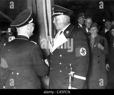 Heinrich Himmler greets Konstantin von Neurath at the Party convention, 1938 Stock Photo