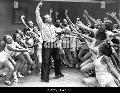 Rudolf von Laban with dancers of the Berlin State Opera, 1934 Stock Photo