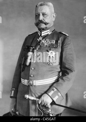 Paul von Hindenburg with medals and field marshal's baton, 1915 Stock Photo