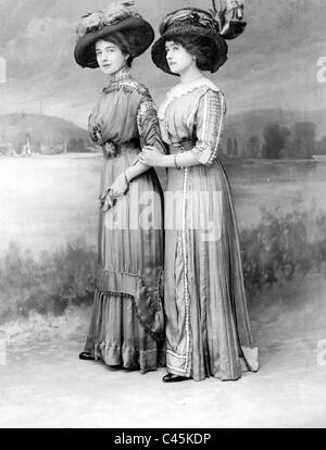 Women's fashion from 1910 Stock Photo