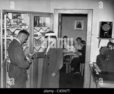 Refreshment room in a gas station on the Reich highway, 1939 Stock Photo