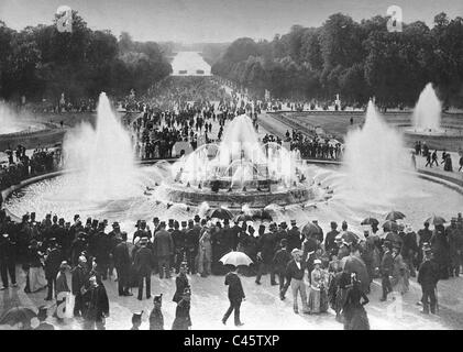 Fountain in the palace gardens at Versailles, 1904 Stock Photo