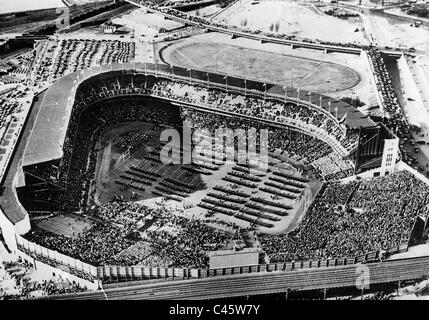  New York Yankee Stadium Naerial View Of Yankee Stadium In The  Bronx Where An Audience Of 73000 Is Watching The Opening Game Of The 1947  World Series Between The Brooklyn Dodgers