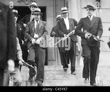 MACHINE GUN KELLY - George Kelly Barnes - (1895-1954) US prohibition ...