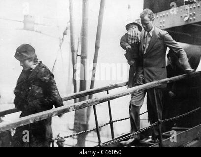 CHARLES LINDBERGH American aviator with his wife Anne in 1929 Stock ...