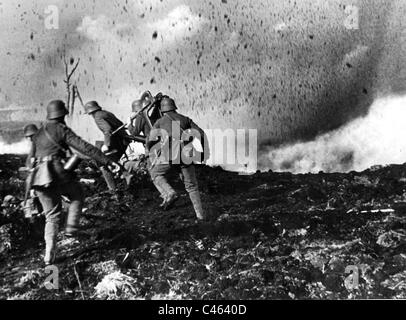 German machine gun section retreating, 1918 Stock Photo