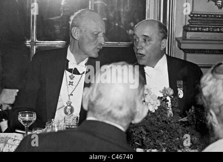 Prince Carl of Sweden and Friedrich Bergius, 1931 Stock Photo