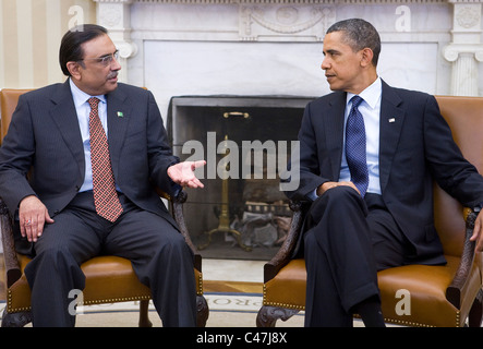 President Barack Obama meets with President Asif Ali Zardari of Pakistan. Stock Photo