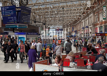 London, Waterloo Station The main concourse June 2011 Stock Photo