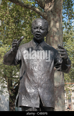 Close up view of the statue of Nelson Mandela in Parliament Square, London.  April 2011 Stock Photo