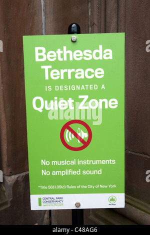 A Quiet Zone sign in Central Park in New York on Bethesda Terrace Stock Photo