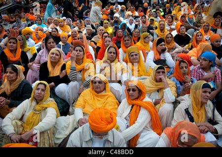25,000 Sikhs marched to Trafalgar Square commemorating the 1984 massacre at the Golden Temple in Amritsar, Punjab, North India Stock Photo