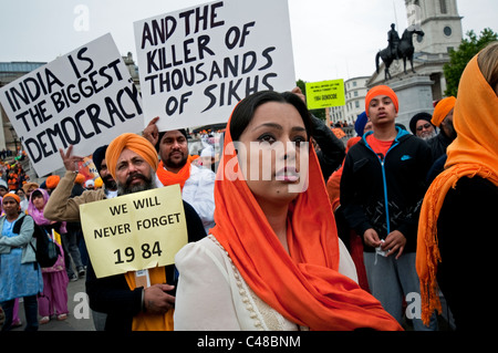25,000 Sikhs marched to Trafalgar Square commemorating the 1984 massacre at the Golden Temple in Amritsar, Punjab, North India Stock Photo
