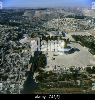Aerial photograph of the western wall and the Temple mount in the old ...