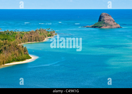 Kaneohe Bay & Mokoli'i Island (previously known as the outdated term 'Chinaman's Hat')), Oahu, Hawaii, USA Stock Photo