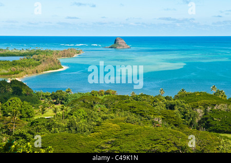 Kaneohe Bay & Mokoli'i Island (previously known as the outdated term 'Chinaman's Hat'), Oahu, Hawaii, USA Stock Photo