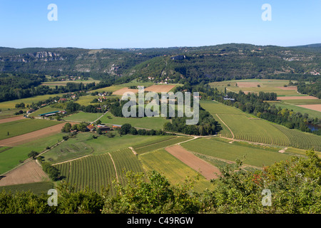 View over patchwork fields and farms in the Lot Valley from Saut de la Mounine viewpoint near Cajarc, Lot, Quercy, France Stock Photo