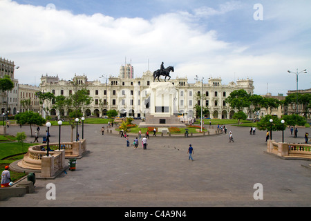 Peru Lima Plaza San Martin street photographers two old cameras Stock ...