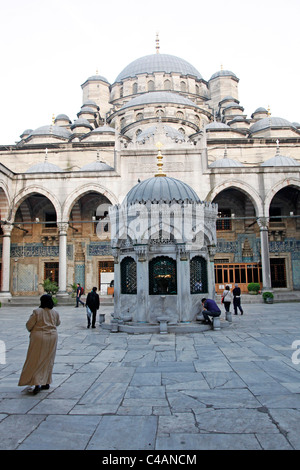 Courtyard of the Mosque of the Valide Sultan, the Yeni Cami also known as the New Mosque in Istanbul, Turkey Stock Photo