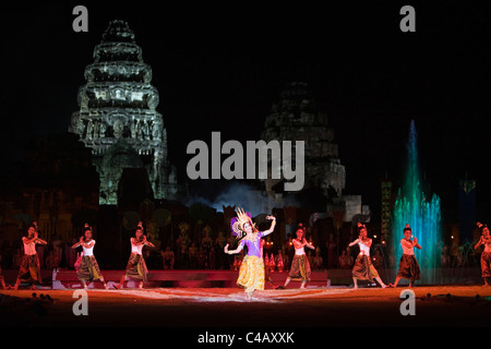 Thailand, Nakhon Ratchasima, Phimai.  Sound and light show at the 12th century Prasat Phimai temple during the Phimai festival. Stock Photo