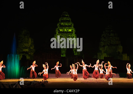 Thailand, Nakhon Ratchasima, Phimai.  Sound and light show drama at the Khmer temple of Prasat Phimai Stock Photo