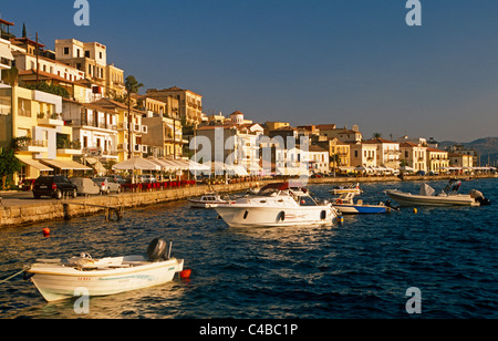 Greece, Peloponnese, Laconia, Yithio (aka Gythion). Formerly the port of ancient Sparta, Yithio today is a picturesque harbour town and gateway to the Mani Peninsula. Stock Photo