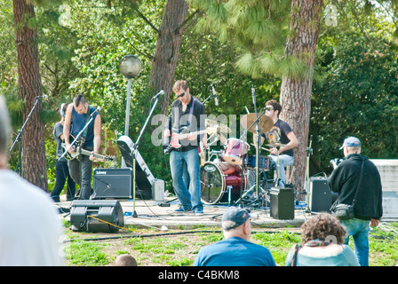 singers on the stage Stock Photo - Alamy