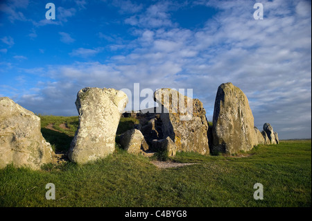 West Kennett Long Barrow, neolithic tomb, near Avebury, Wiltshire, UK Stock Photo
