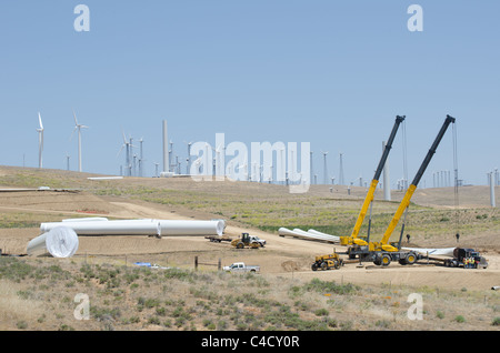 Windstar Energy 120 Megawatt wind farm construction project, June 2011, between Tehachapi and Mojave, California USA Stock Photo