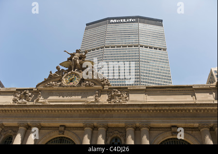 Grand Central Station Clock, Statue of Mercury and the Met Life building in New York City, Manhattan, USA Stock Photo