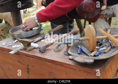medieval-goldsmith-in-