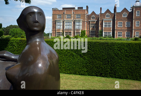 'Reclining Figure: Angles' Henry Moore sculpture in the grounds of Hatfield House. Stock Photo